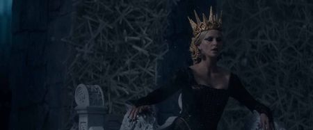 ▬ multumi chiar deloc. ❝Ordine mai bune.❞ Serios Ravenna, din toate acele ganduri bune si; satisfacatoare pe care le ai tocmai asta ai scos prinde buzele alea. Ordine mai bune, auzi la ea, vorbea noua oglinda atotstiutoare.

