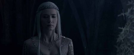 ▬ Vocea ei prinde mai mult volum si o spune hotarata fara sa se rasteasca la Ravenna aratand a; pentru o secunda a Regina ce inca pare a fi. ❝This is my kingdom.❞ Secundele de tacere inainte de a continua ii atrag atentia Ravennei. ❝My rules.❞
