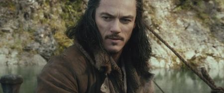 ▬ Noah nu e atat de prostut si a aflat multe din lucrurile oribile pe care Ravenna le-a facut, de la; moartea ei, a mamei lui Alexander pana la ceea ce a facut ca Freya sa fie ceea ce ea e acum. Spionatul mai da si roade uneori.
