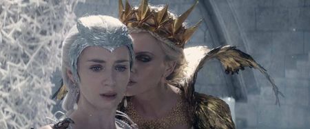 ▬ deranjau si pe mine, au fost doar niste pioni ce trebuiau sa cada la un moment dat pentru sau; impotriva Reginei. ❝Asta face o Regina, tu comanzi aici.❞ Increderea pe care o prinde din nou Freya in fortele ei, in ceea ce

