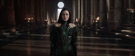 ▬ Imi pare rau sa intrerup aceasta reuniune frumoasa de familie, dar aparitia mea in acea mare sala; a tronului le atrage atentia tuturor. ❝Pot sa fac eu asta fara nicio problema.❞ Socul pe care Freya il are o lasa fara voce si se citeste atat pe chipul ei cat si in gand cum
