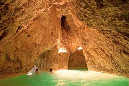 cave-bath