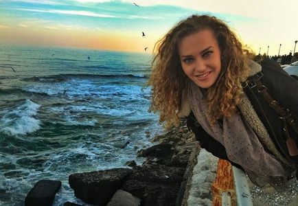 Alexia Talavutis 59