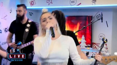 bandicam 2018-12-11 23-00-07-328