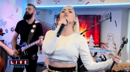 bandicam 2018-12-11 23-00-07-800