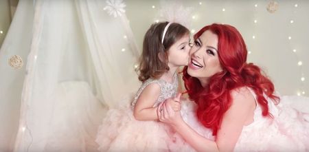 elena_gheorghe_e_craciun_si_ninge