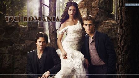 Elena-Stefan-Damon-in-Jungle