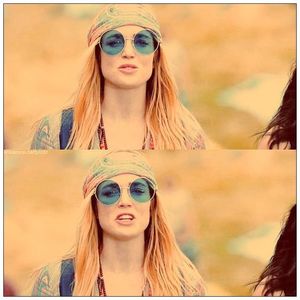 ▬ ❝Mai am unul, oricum nu mai era mult din ala.❞ Ma uit la ea si rad in continuarea.