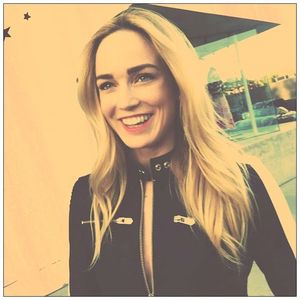 ▬ ❝Cred si eu ca nu ia stricat.❞ Ma pufneste rasul intr-un stil.