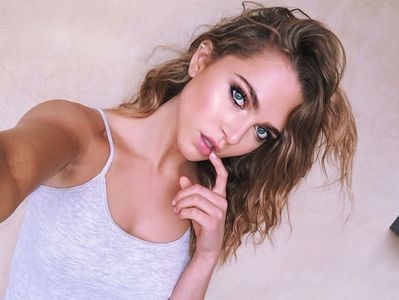 ⤑ᵖᶤᶰᵏĿЄ♏ØИÂÐЄ ┊# se opreste si injura incet printre dinti; poooi(click; stiti domn profesor..mai am foarte putin# zambeste gen :d;
