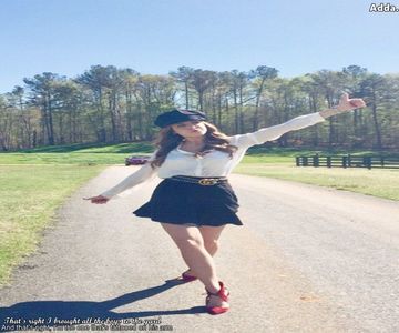 》Iar eu ți-am zis să-l iei de tot, pt mn a fost doar un...moft. *o spune pentru că ea așa făcea +; mereu, inventa chestii ca să îndepărteze oamenii de ea* =)))))))))#Caity. *îl ignoră când o strigă* =)))))#Grant.
