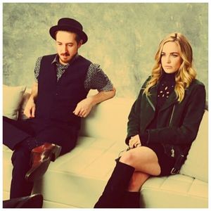 ▬ ❝Cred ca glumesti.❞ O spun pentru mine legat de ceea ce Liz a zis si imi mut; privirea pe Grant. ❝Am retinut asta. Plus, te rog eu bag-o intr-o baie si linisteste-o, foloseste si limba daca e nevoie.❞=)))))
