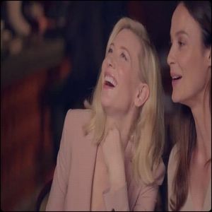 ▬ O musc de deget nu foarte tare. ❝Iti faci griji ca eu am baut cu o studenta si ala mai; ca le vi;;oleaza.❞ Ma abtin cat pot de mult sa nu rad.
