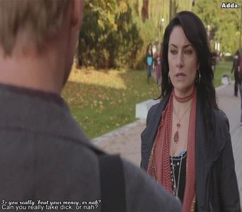 》*Face ochii mari și se uită la ea confuză* Ok, cred că ești sub influența alcoolului. =)))))