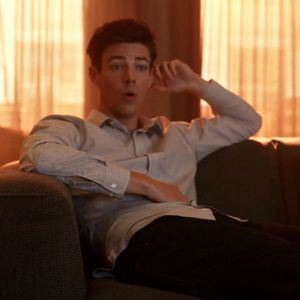 ⤑ᵖᶤᶰᵏĿЄ♏ØИÂÐЄ ┊Mrr,tre sa recunosc ca nu arata rau baiatu=)))-Caity(clicl; Ho printeso ca nu la modu ala# striga dupa ea;Promit ca sunt cuminte daca stai cu mine-Liz
