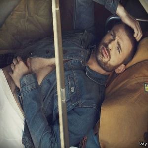 ▬ ❝Unul in minus pe planeta, nicio diferenta.❞ Rad scurt si mai trag un fum cu ochii tot pe frunze.