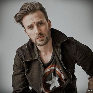 ▬ ❝Sa ajung in stadiul ala si vedem dupa.❞ Desfac sticluta si beau din ea, apoi mai trag un fum din; tigara si incep sa rad.=))))))
