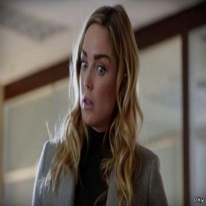 ▬ Face ochii mari cand il vede si ramane incremenita, apoi se uita la deget si cauta pe unde a; iesit glontul. ❝Ce am facut?❞ Se pune jos langa el si ii face respiratie gura la gura.=)))))
