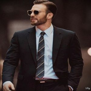 ▬ ❝Cu atat mai bine, ea ma stie student eminent si serios. E bine.❞ Rad si ma uit la ea, apoi imi; mut privirea in alta parte.
