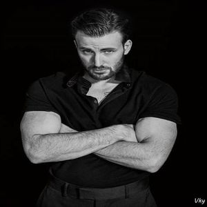 ▬ Ma uit lung la ma-sa si cuminte. ❝Eu am venit cu ea.❞=))))