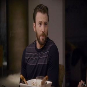 ▬ Se cauta prin geaca si mai gaseste o sticluta mica. ❝Cred ca e ultima si asta.❞ Dupa ce ii da; sticluta isi aprinde "tigara".=))))
