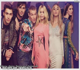 》Mrrrrrrrr =)))))))))) *dă drumul escortelor care se pare că ajunseseră deja și vine cu ele, +; le împrăștie pe acolo să se ducă pe la băjeți, el vine cu o blondă mulatră* =))))))))) Păcat că v-ați schimbat amândoi, ce viață duceam noi 3 înainte........... m-ați trădat. #adam-grant.
