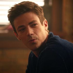 ⤑ᵖᶤᶰᵏĿЄ♏ØИÂÐЄ ┊coliva?suna bine..dar vreau doar sa stiu cine a adus toate*click; luminile astea misto..camera isi tot schimba culoarea=))# isi misca capu sa il mangaie calumea ca un baiat bun ce e=)));
