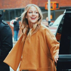 ⤑ᵖᶤᶰᵏĿЄ♏ØИÂÐЄ ┊iar eu sunt tocilara inocenta si cuminte# face o fata de copil inocent pt cateva sec(; apoi bufneste in ras=))),dr;;acu stie pe unde intra in universitate=)); incepem cu birou doamnei decan?le face scandal la astia maine=)))
