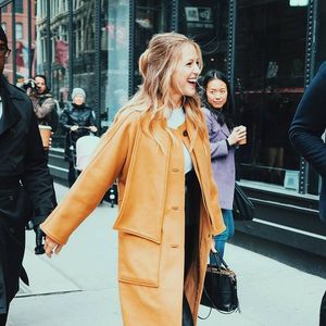 ⤑ᵖᶤᶰᵏĿЄ♏ØИÂÐЄ ┊poate le porneste pasnicu de dimineata daca uitam=))# il prinde de mana(click; si se ridica si ea; mai avem de facut "ghidu" aia nu?=)))
