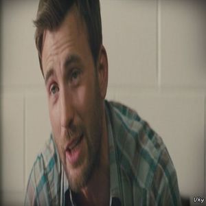 ▬ ❝Tocmai d-aia,  ai zis ca ma aperi.❞ Rade si ii da jos, apoi danseaza cu instrumentul facandu-l; elice, se uita la ea.=)))))
