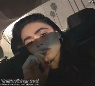 》Ok, scuză-mă, rămâi așa, nu mai zic nimic... =)))))) *se rotește* =)))