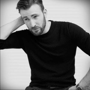 ▬ ❝Sa le dau bani? Nici macar nu ma uit la ele.❞ Rade, danseaza din nou pe langa ea.=))))