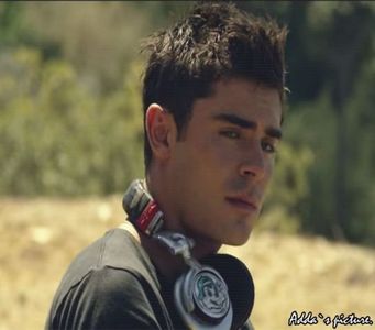 》*o rotește și-o ține de șold* =)))))))))))))))))