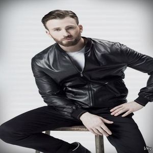 ▬ ❝Suna mai bine asa.❞ O cuprinde in brate, rade si danseaza cu ea.=))))