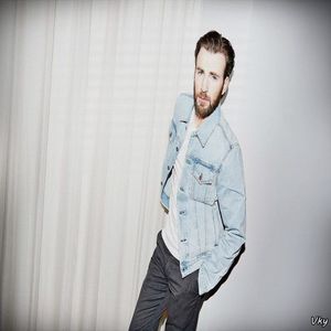 ▬ ❝Atunci o sa profit cat mai pot de treaba asta.❞ Rade si o lipeste de un perete, apoi isi lasa; mainile pe f;;;ndul ei.=))))))
