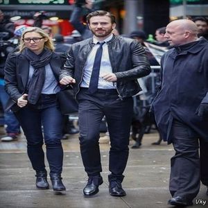 ▬ ❝O fi asa, dar nu se stie cand te mai prin pe tine in starea asta.❞ Rade, cu mainile tot acolo; unde le tinea. =))))))
