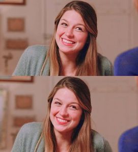 ⤑ᵖᶤᶰᵏĿЄ♏ØИÂÐЄ ┊sa fie clar..daca fac vreo prostie pe tine dau(click; vina maine=)))-alex# se uita ciudat la cate,apoi la caity si matt asteptand;
