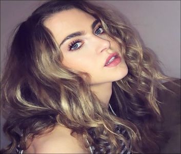 ⤑ᵖᶤᶰᵏĿЄ♏ØИÂÐЄ ┊ am eu grija de tine sa nu ajungi=))-a.perfect(click; abia astept sa ne intindem religia prin tot campusu=))))-caity
