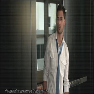 ‹¢̹น̹r̹Ş̹ē໓۟♢ɢʟǟռƈɛֆ⊿.; Vasile Haba, nu cred că-l ştii, e unul mai bătrân mai are puţin şi se; retrage săracu dar ce a fst la viaţa lui... [=))))))))))))))))))) MOR N-AM PUTUT] # Se trage subtil mai lângă ea şi o urmăreşte cu privirea când îşi dă părul dp ureche, când o aude pufneşte amuzat şi 

