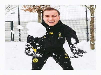 ;ϟ 　63rd 　⚽ 　01.february.2019; here u have a bunny playing in the snow
