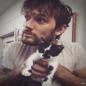 ▬ ❝Poate o sa arat mai bine ca el, o sa fiu un viitor psiholog, trebuie sa arat se;xy.❞=)))