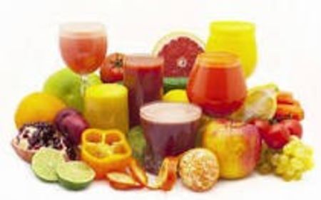 Iubesc sucurile naturale din fructe,smoothie-urile si milkshake-urile.