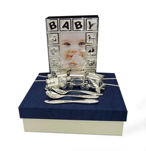 album-foto-argintat-set-tacamuri-cutiute-mot-dintisor-baietel (2); Cadouri de botez argintate pentru baietel Intra in magazinul nostru online www.ejuliana.ro

