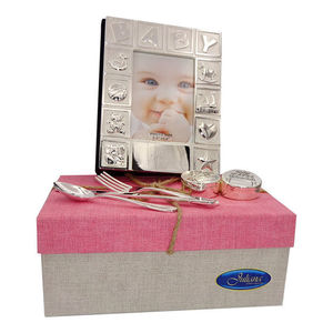 cadouri-botez-bebelusi-prima-aniversare (10); Cadouri de botez argintate pentru fetita Intra in magazinul nostru online www.ejuliana.ro
