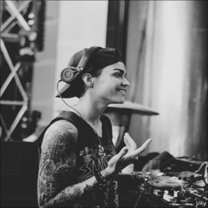 ▬ ❝Maine cineva o sa de-a socoteala pentru sunetele auzite.❞=)))))