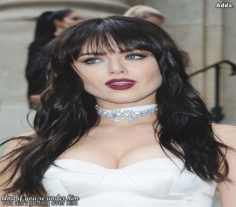 》Nu face fața aia la mine..*își îndoaie buza inferioară și clipește des* Am glumit cu tine +; măăăi. =))).
