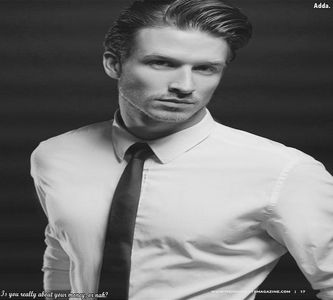 》Dacă aș începe să fac asta, nu mi-ar ajunge seara, am făcut un rezumat, iubirică...=))))+; *îl bufnește râsul când aude ceea ce spune dna decan la microfon apoi face o plecăciune când îl aplaudă pe el și Anne* =))))))))))
