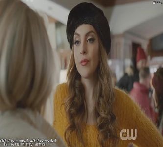 》Atunci fă ce a zis el, limpezește-ți mintea și vei vedea ce vrei să faci. Dar nu mai plânge, +; te rog eu... FACI RIDURI!!! *râde, apoi adaugă* glumesc, deși e adevărat că asta se întâmplă... Dar îți faci ție rău..*puppy eyes, o pupă apăsat pe obraz*
