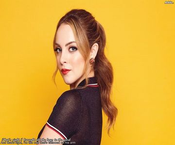 》A văzut moa-rtea cu ochii, deci sigur va fi...calmă...*Râde și-i dă o șuviță de păr după +; ureche* =))))))).
