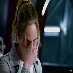 ▬ Se agata mai bine de el si se apropie de urechea lui, o spune mai usor practic in soapta ca sa nu; strice si mai tare momentul. ❝Nici femeile nu isi mai folosesc mainile in zona aia.❞=)))))))))))))
